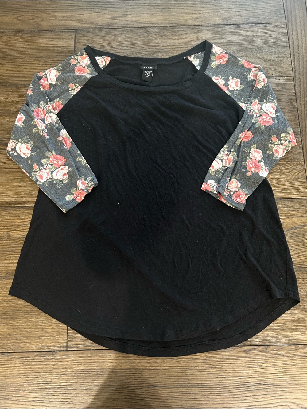 Torrid Floral Raglan Sleeve Black Women's Top